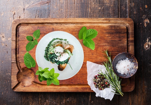 Świeły talerz jedzenia